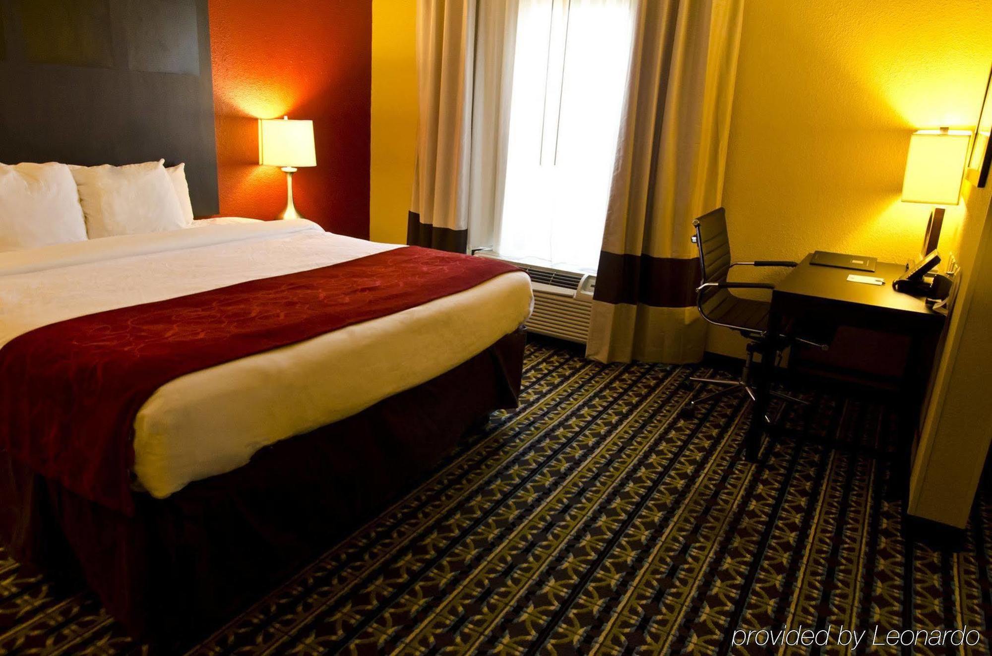 Comfort Suites Monroe Exterior photo